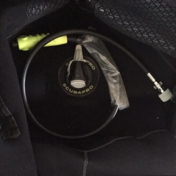 Brand new scubapro semi-dry suit - Picture 4 of 8